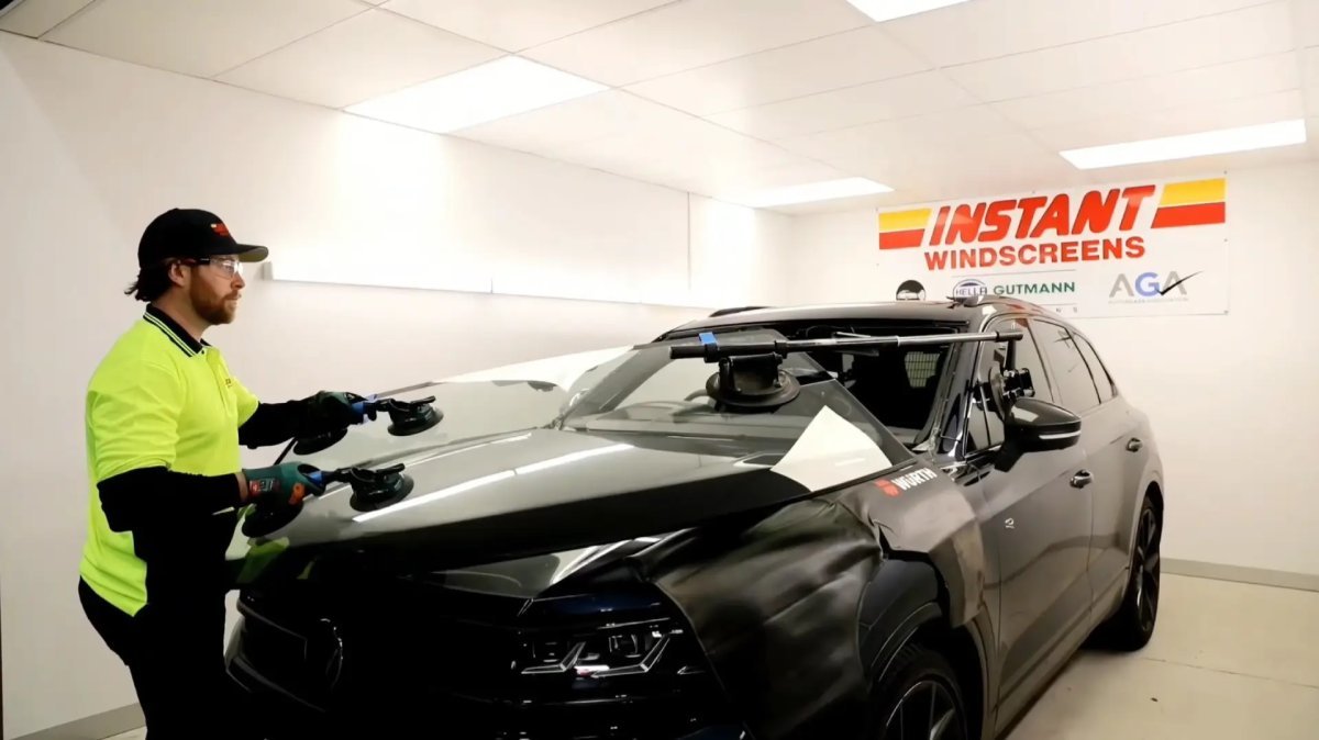 Instant Windscreens Maribyrnong - Repairs & Tinting